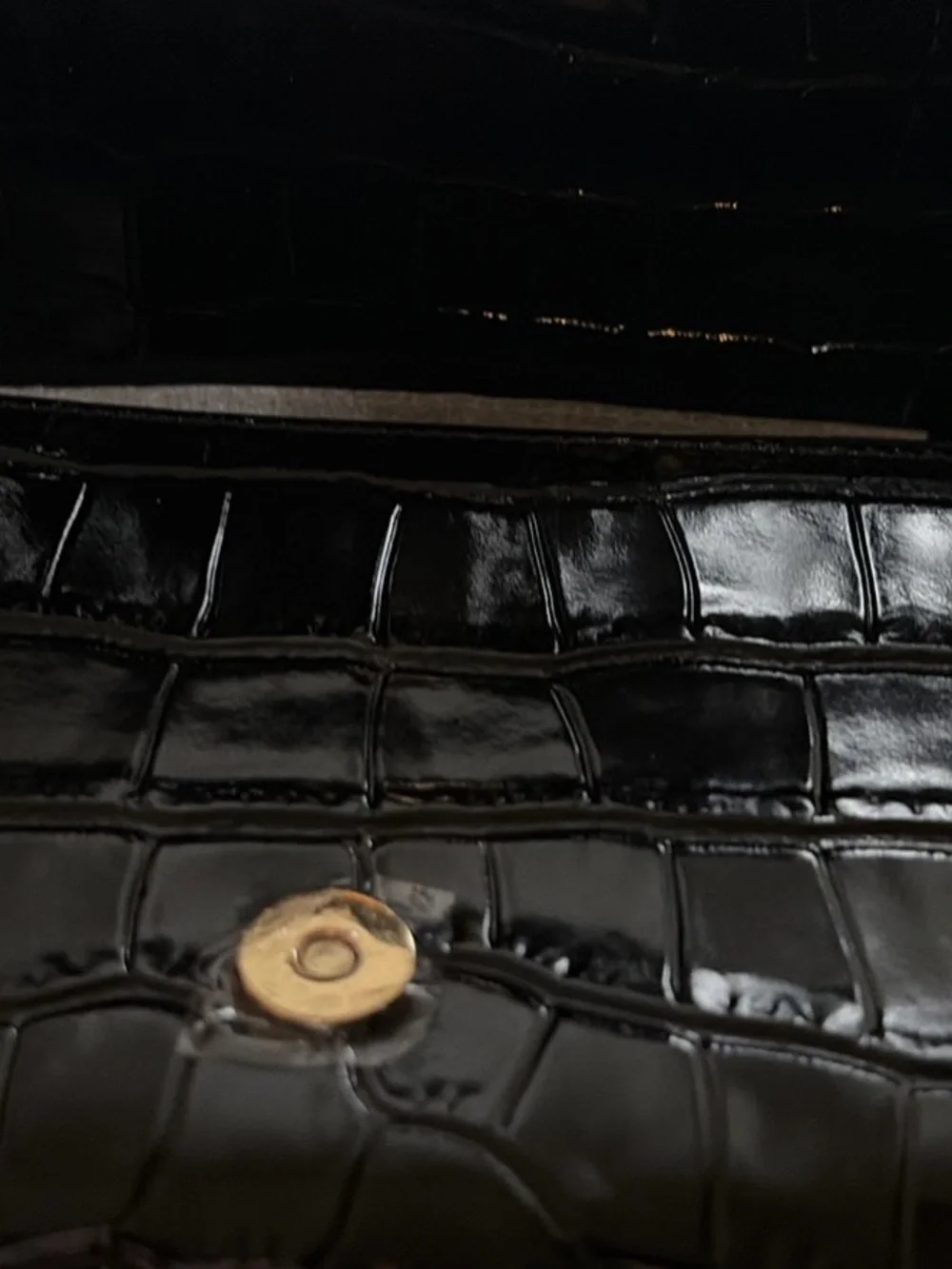 Ralph Lauren Black Croc-Embossed Wallet Crossbody with Gold RLL Logo - Picture 4 of 5